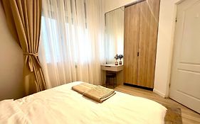 Nice Flat In Villa Near Old Town
